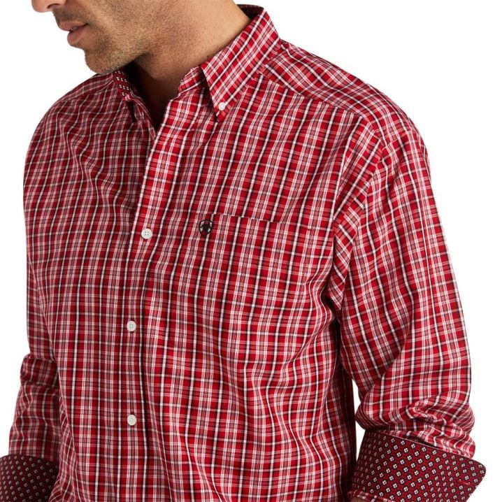 Ariat Wrinkle Free Ace Classic Fit Shirt Holly Berry | Xy3SV6B2